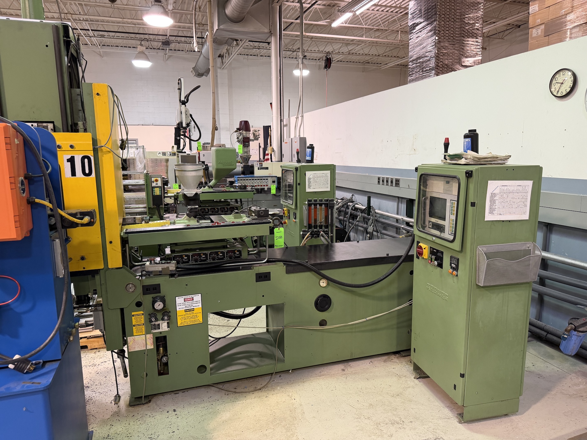 Arburg 39 Ton Vertical Clamp Injection Molding Machine