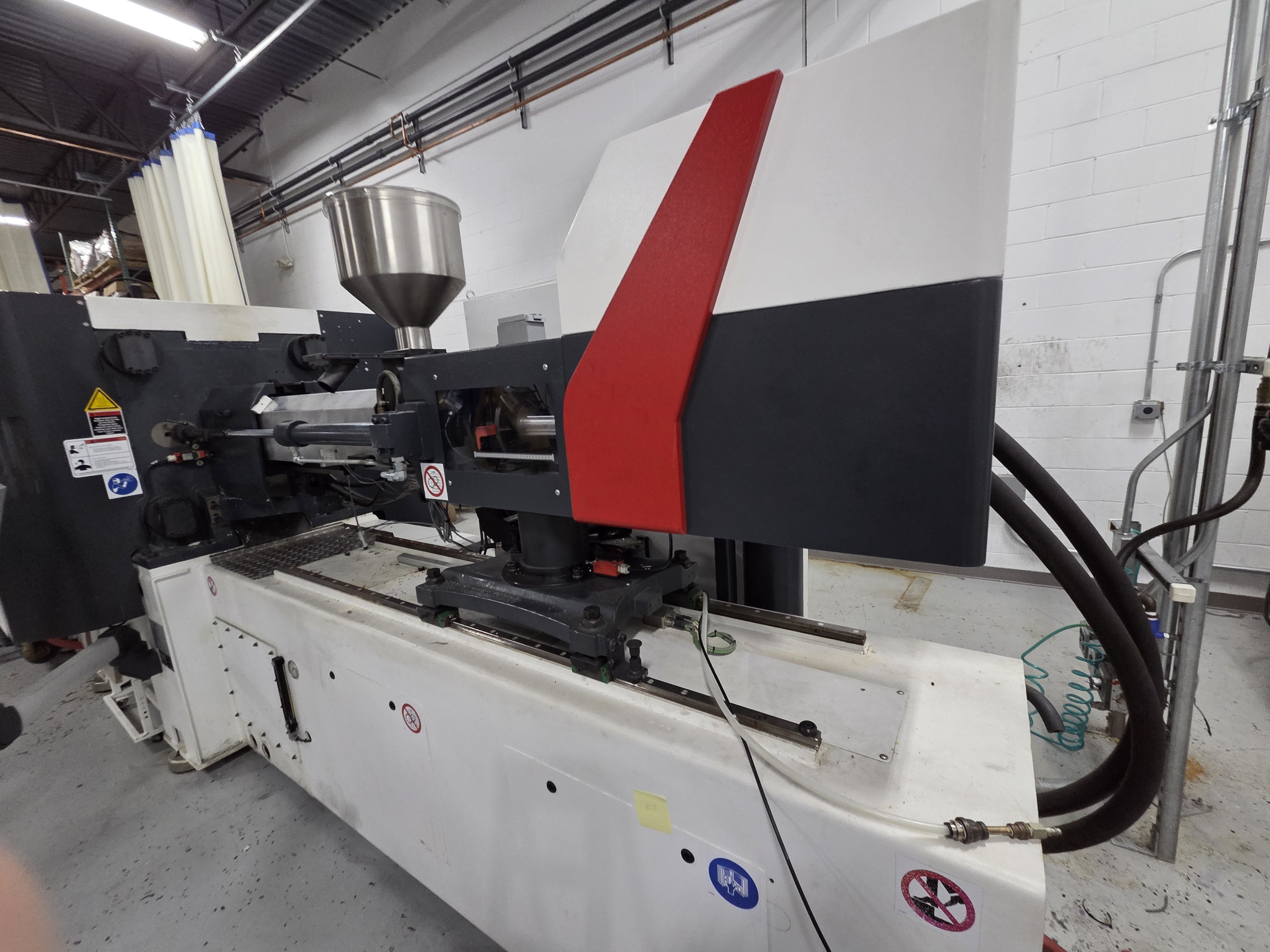 Used 2016 Milacron F220-APH45 horizontal injection molding machine - View 5