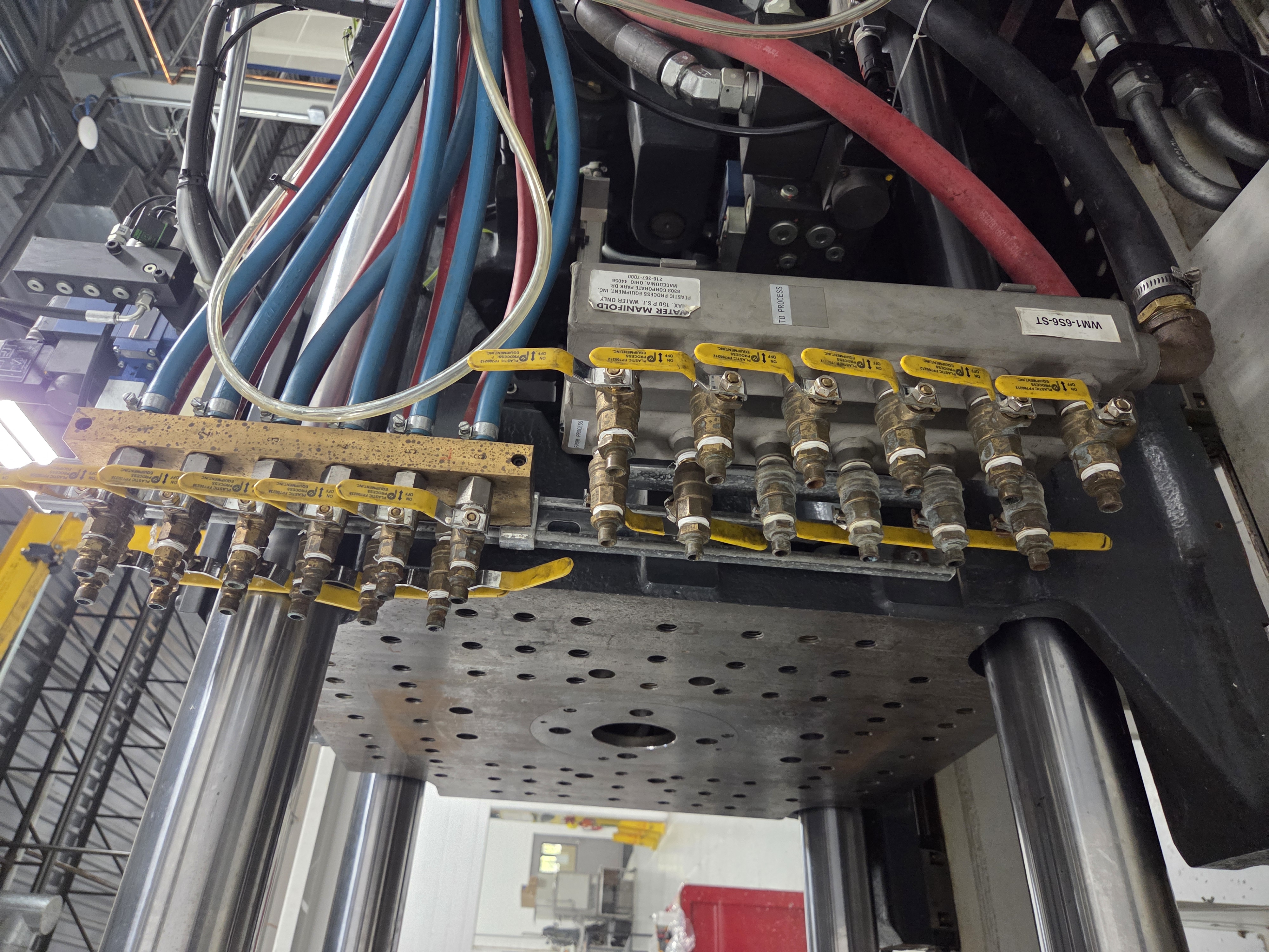Used 2016 Milacron F220-APH45 horizontal injection molding machine - View 11