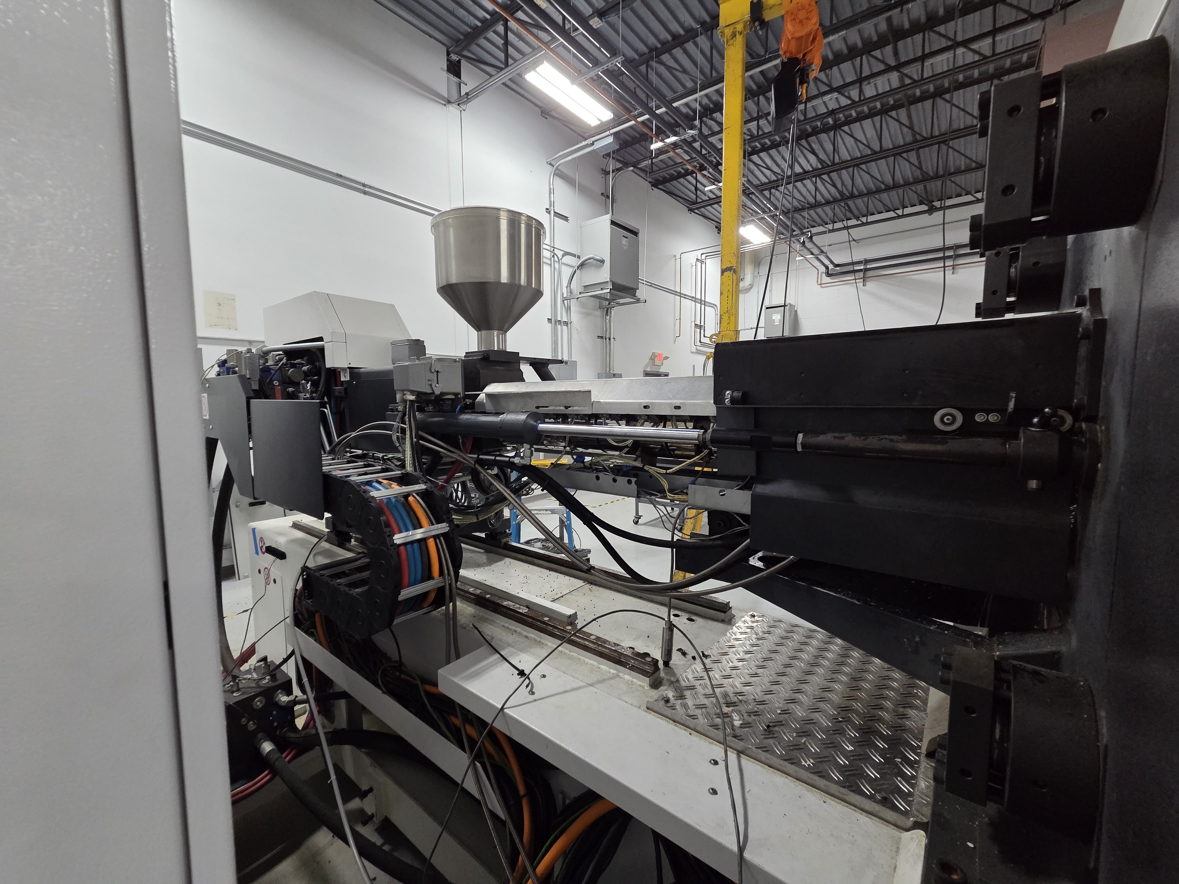 Used 2016 Milacron F220-APH45 horizontal injection molding machine - View 14