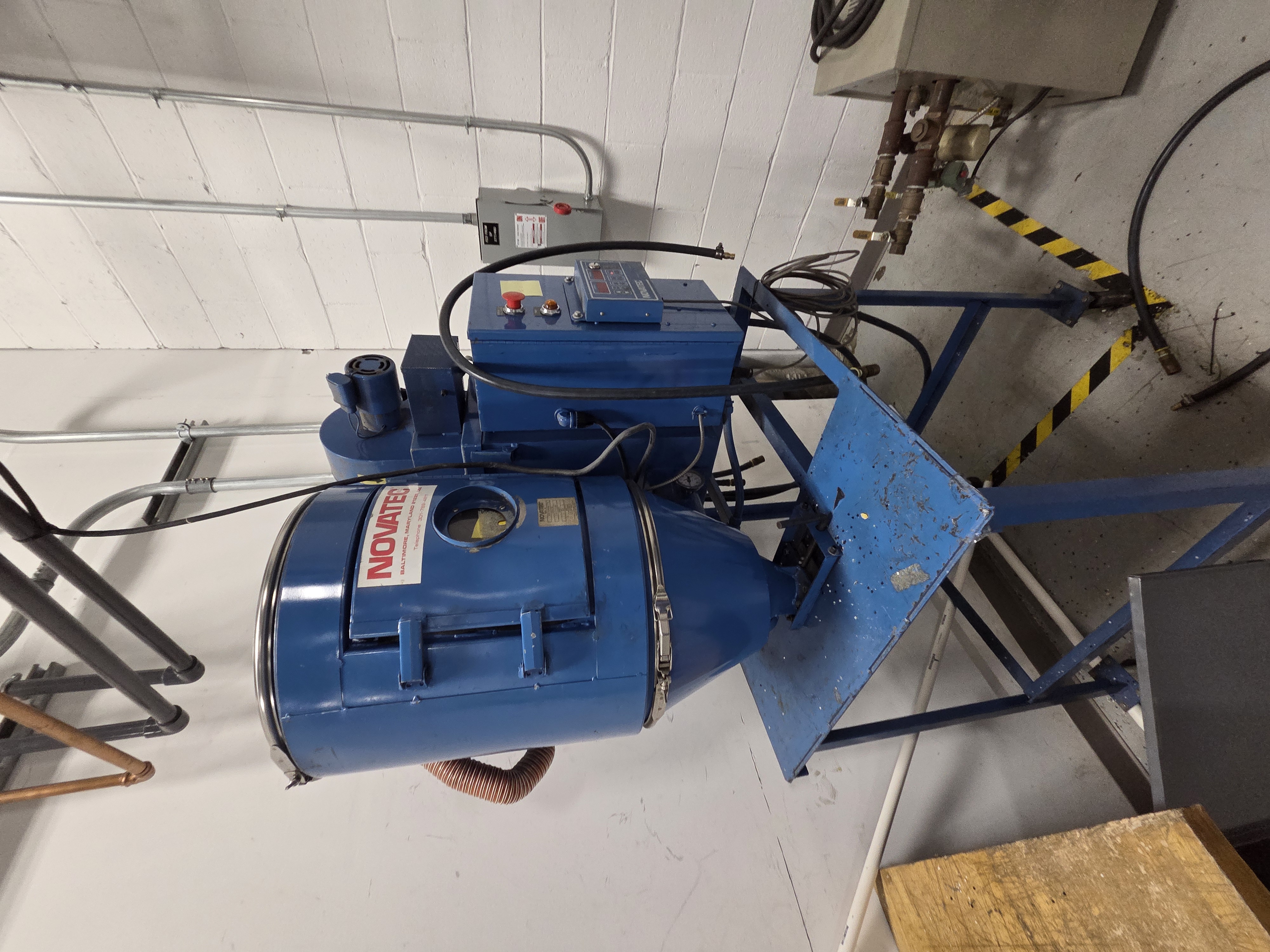 Used 1990 Novatec MDM-25 dryer - View 2