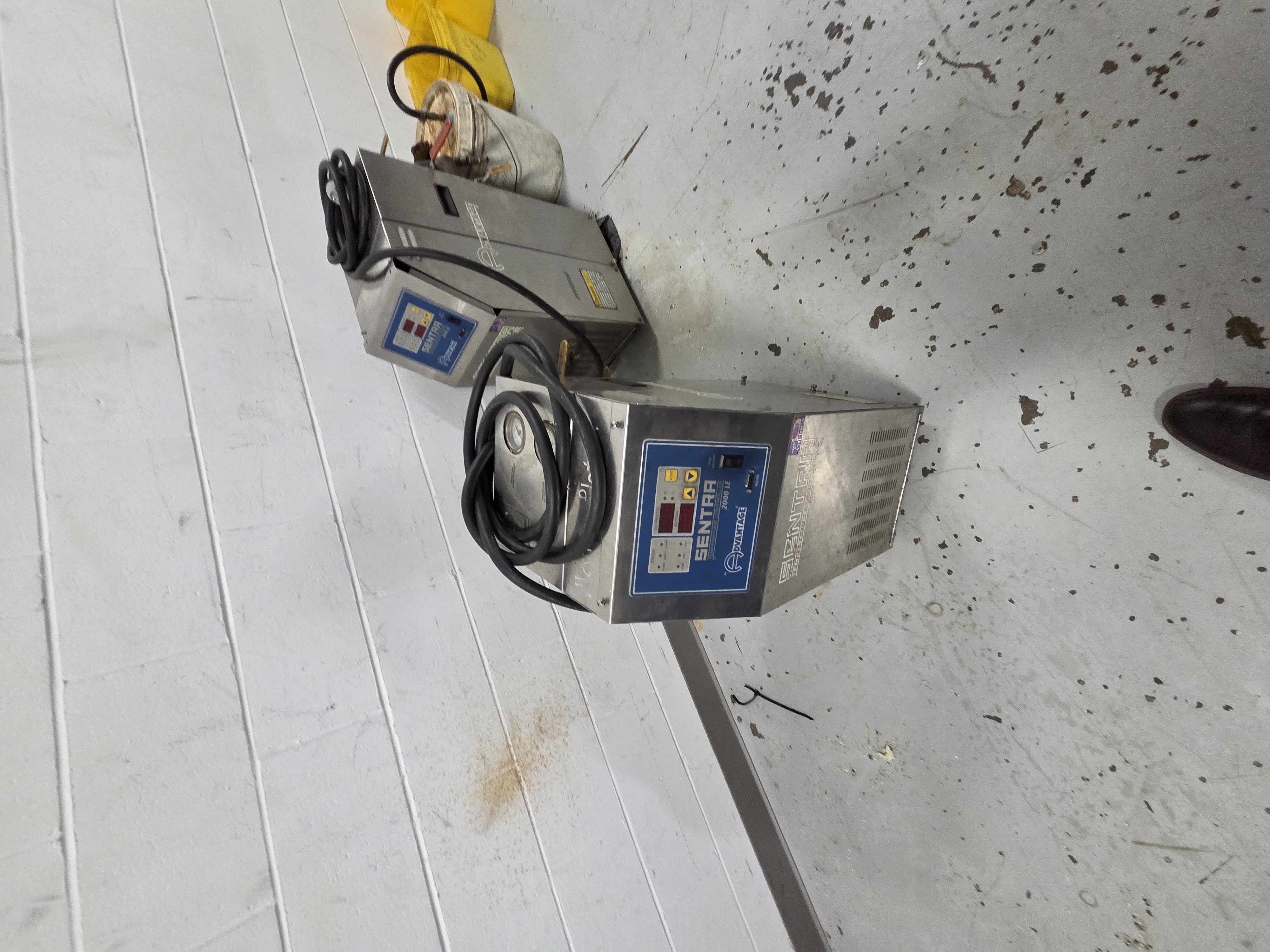Used Advantage Engineering SK-1035LE-41C1 water temperature controller - Main View