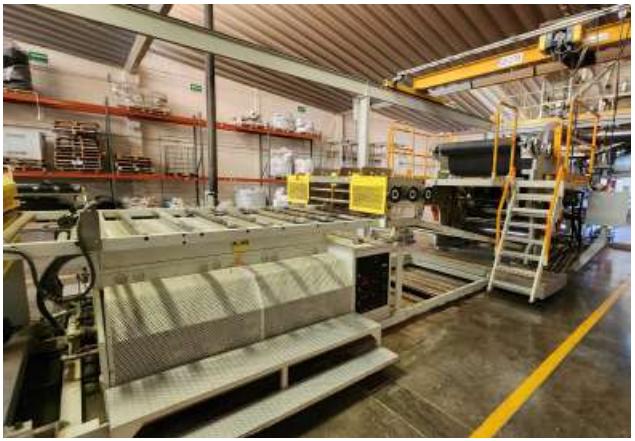 Roller conveyor and calender