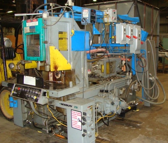 Used 1992 NEWBURY V6-76RS - Shuttle Injection Molding Machines: Vertical - View 2