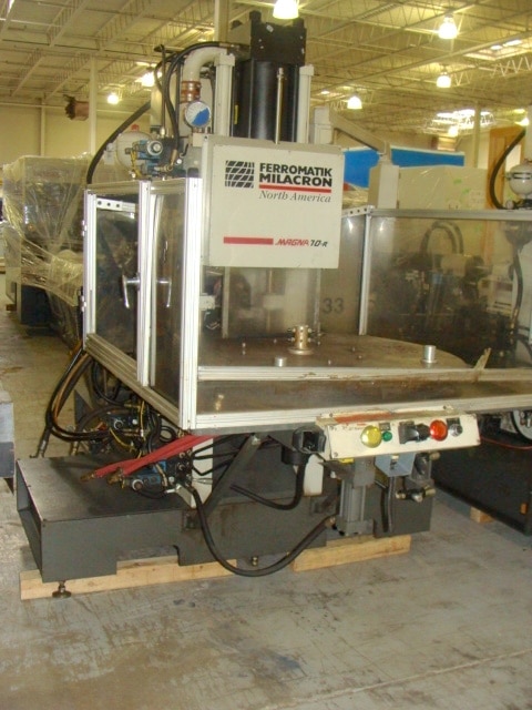 Used 2003 Cincinnati Milacron HC 70 Injection Molding Machines: Vertical - View 2