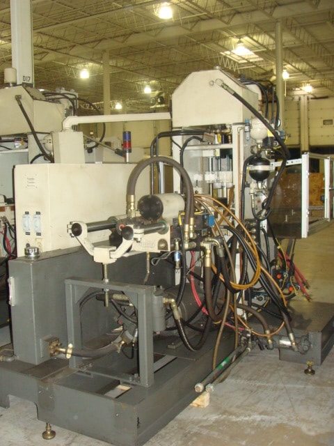 Used 2003 Cincinnati Milacron HC 70 Injection Molding Machines: Vertical - View 3