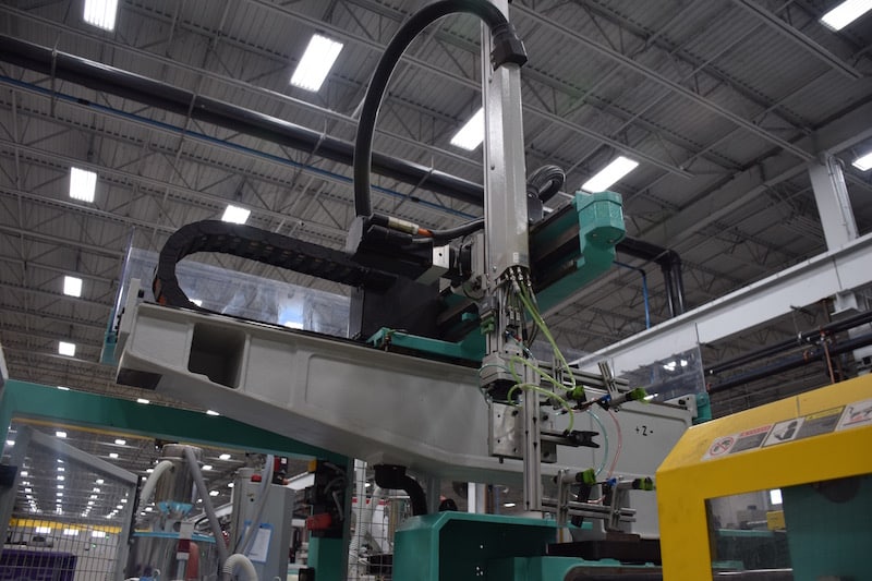 Used 2012 Arburg 570 E 2000-800 Injection Molding Machines: Horizontal - View 4