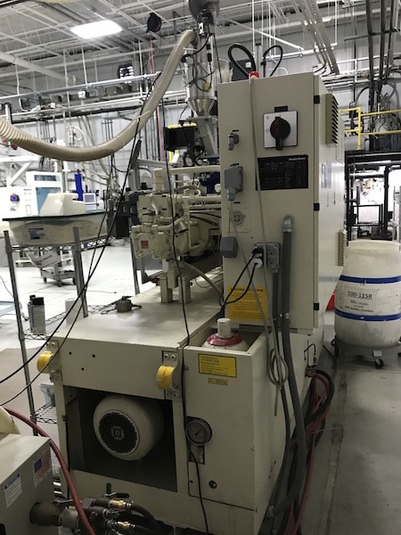 Used 1998 Krauss Maffei KM 80-220 C2 Injection Molding Machines: Horizontal - View 2