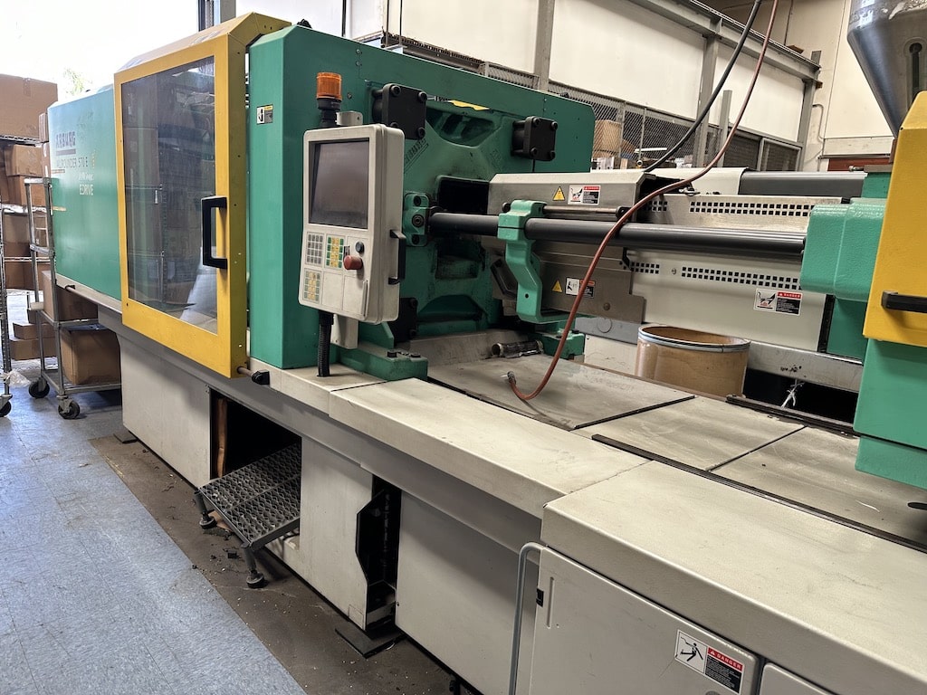 Used 2011 Arburg 570 E 2000-800 Injection Molding Machines: Horizontal - View 3
