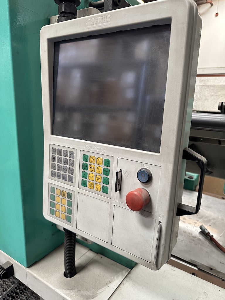 Used 2011 Arburg 570 E 2000-800 Injection Molding Machines: Horizontal - View 6