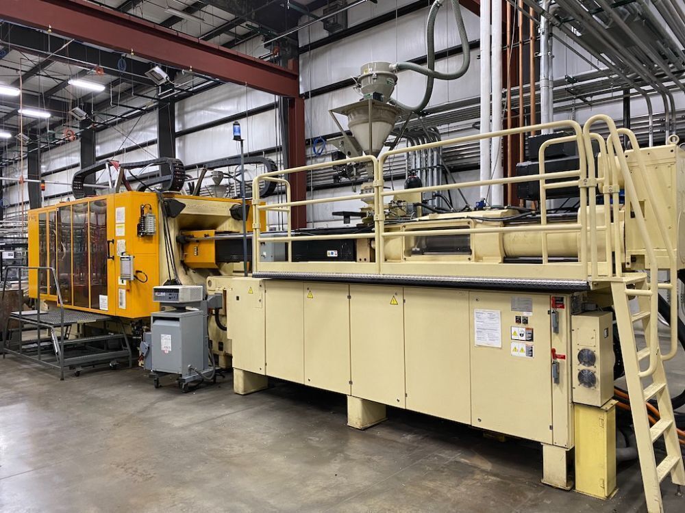 Used 2004 Husky HL500 Injection Molding Machines: Horizontal - View 3