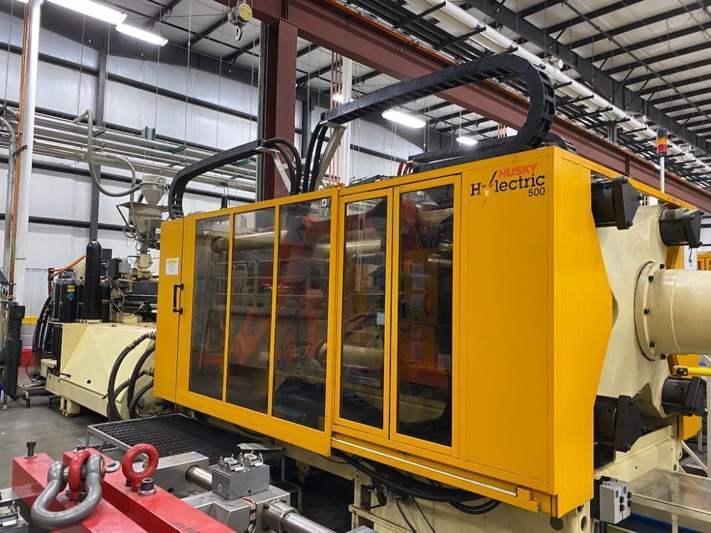 Used 2004 Husky HL500 Injection Molding Machines: Horizontal - View 3