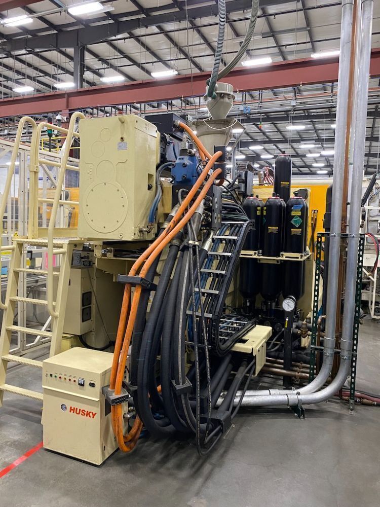 Used 2004 Husky HL500 Injection Molding Machines: Horizontal - View 4