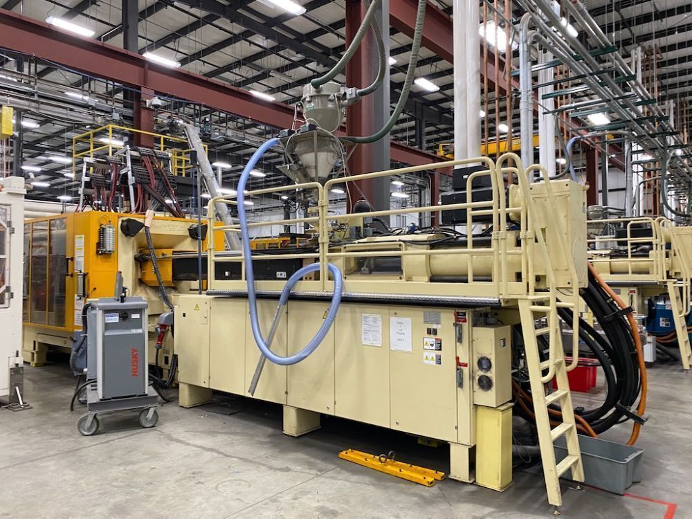 Used 2004 Husky HL500 Injection Molding Machines: Horizontal - View 2