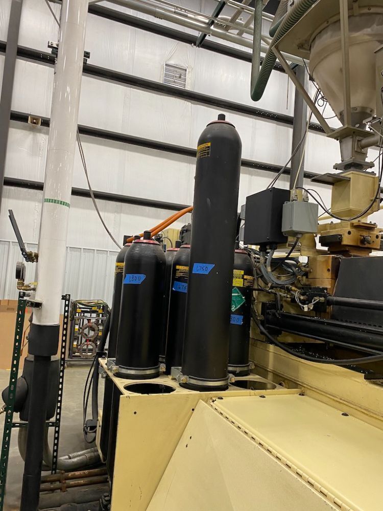 Used 2004 Husky HL500 Injection Molding Machines: Horizontal - View 3