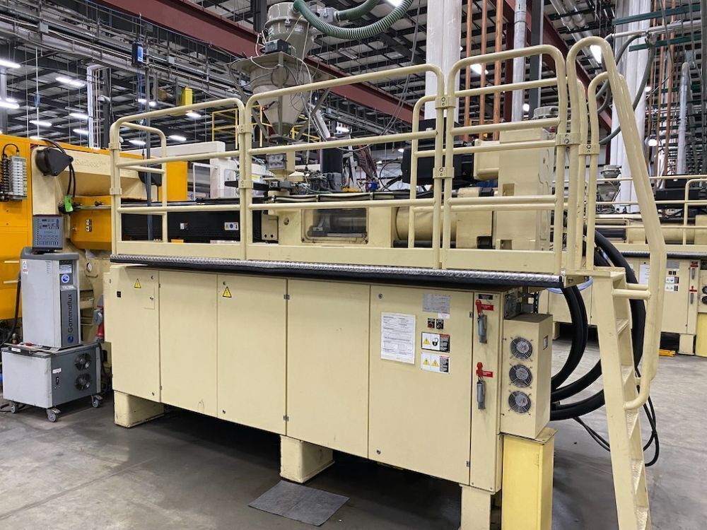 Used 2004 Husky HL500 Injection Molding Machines: Horizontal - View 3