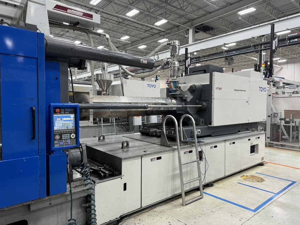 Used 2006 Toyo Si-750 III Injection Molding Machines: Horizontal - View 3