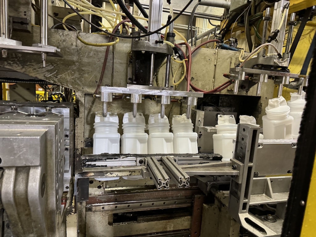 Used Bekum BM-705D Blow Molding: Continuous Extrusion - View 3