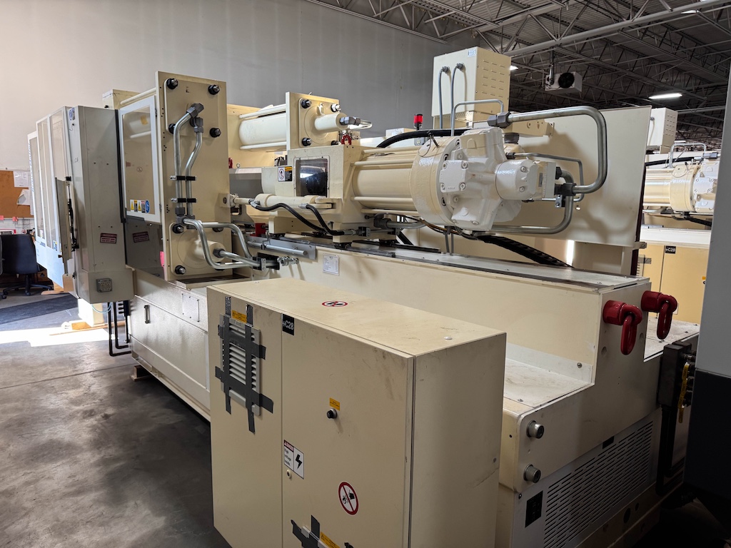 Used 2015 Krauss Maffei KM 420-2000 CX Injection Molding Machines: Horizontal - View 2