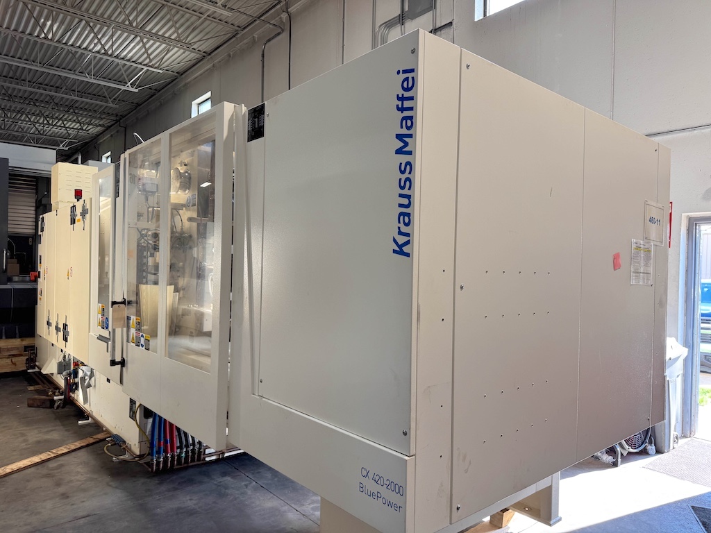 Used 2015 Krauss Maffei KM 420-2000 CX Injection Molding Machines: Horizontal - View 3