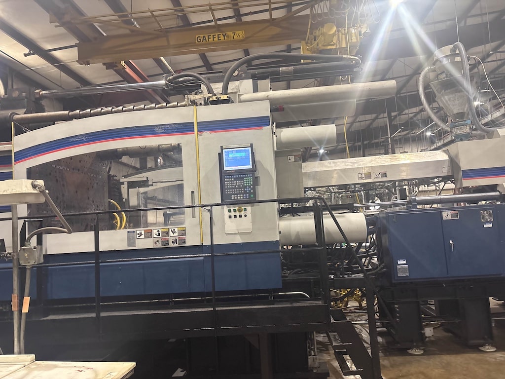Used 2001 Van Dorn Caliber 1430 Injection Molding Machines: Horizontal - View 3