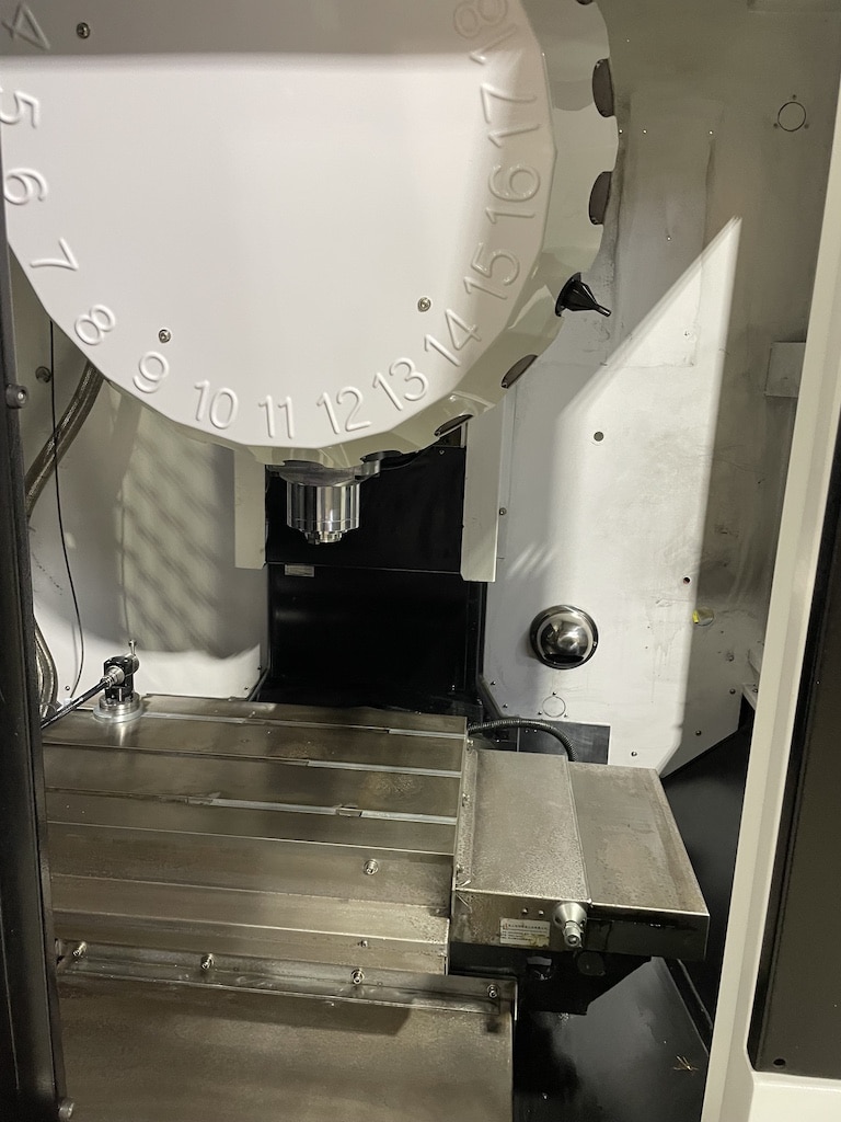 Used 2017 Syil T5 Drilling & Tapping Centers - View 8