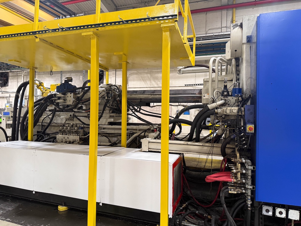 Used 1998 Milacron ML1760 Injection Molding Machines: Horizontal - View 7