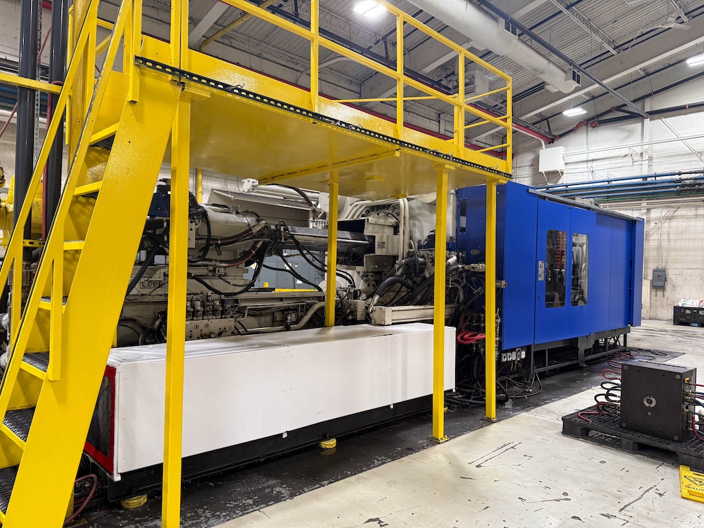 Used 1998 Milacron ML1760 Injection Molding Machines: Horizontal - View 8