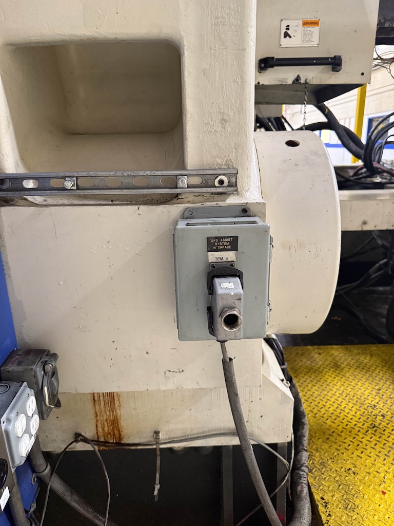 Used 1998 Milacron ML1760 Injection Molding Machines: Horizontal - View 9