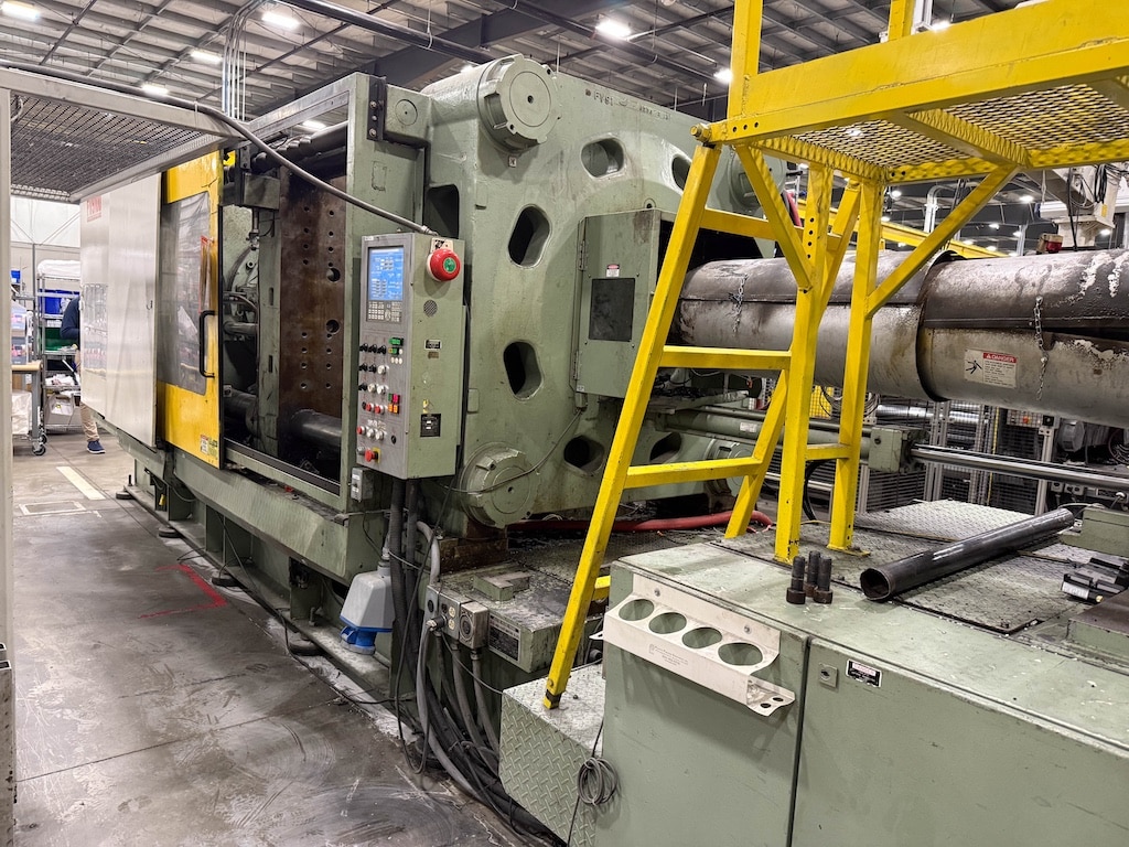 Used 2003 Nissei FV9100 Injection Molding Machines: Horizontal - View 2