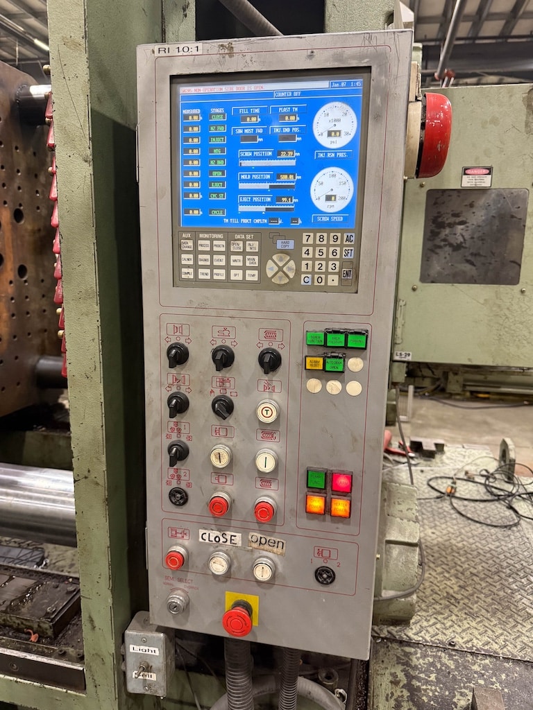 Used 2003 Nissei FV9100 Injection Molding Machines: Horizontal - View 4