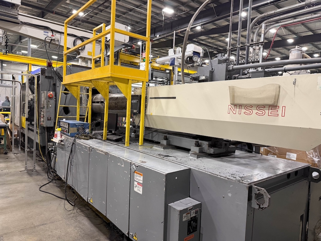 Used 2003 Nissei FV9100 Injection Molding Machines: Horizontal - View 2