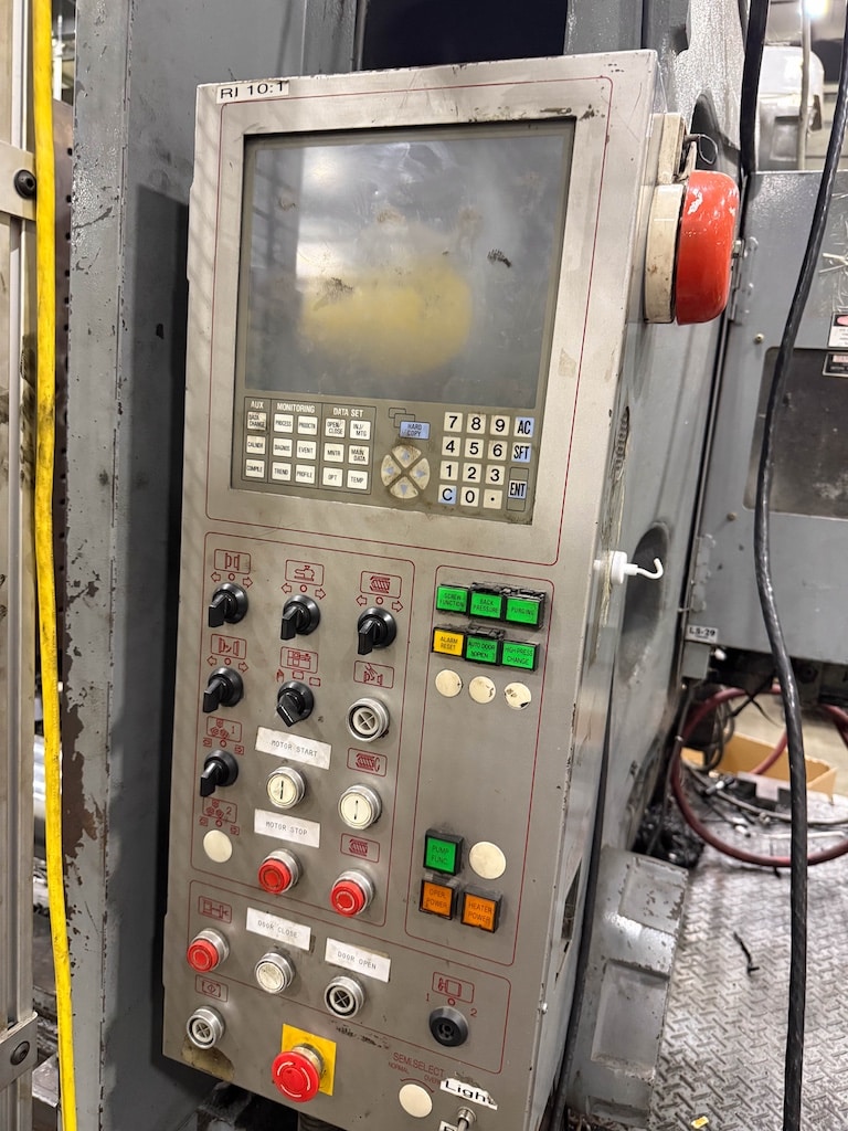 Used 2003 Nissei FV9100 Injection Molding Machines: Horizontal - View 3