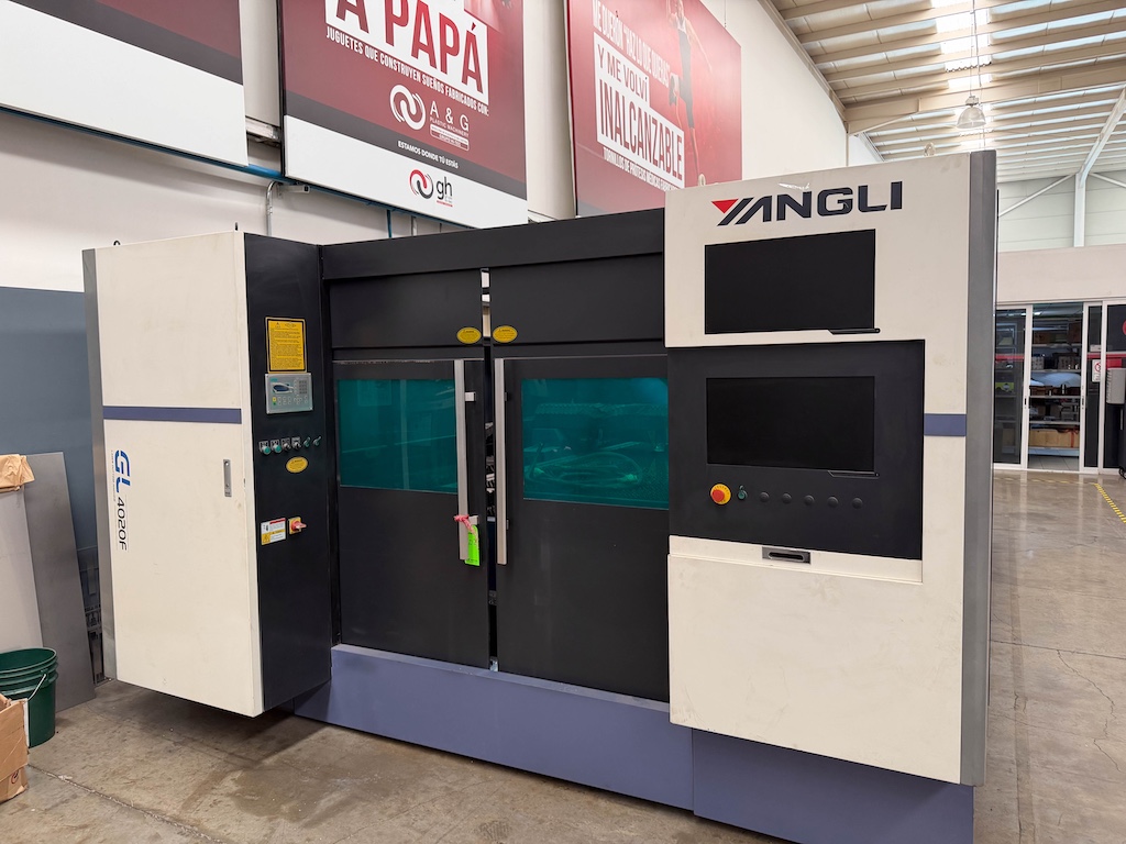 Used 2021 Yangli GL4020F-20 Laser Cutters - View 2