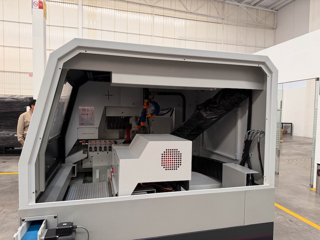 Used 2023 Van CNC MR38-V7 Lathes, CNC - View 18