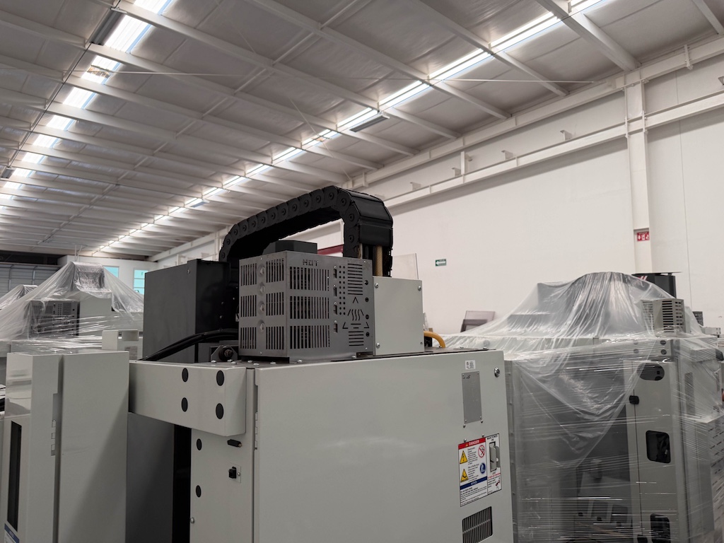 Used 2011 Haas VF-2TR Machining Centers, Vertical - View 8