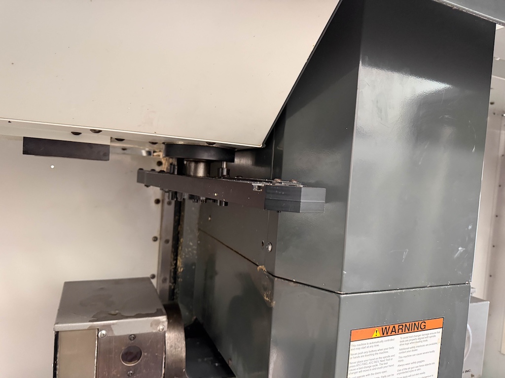 Used 2010 Haas VF-2DTR Machining Centers, Vertical - View 2