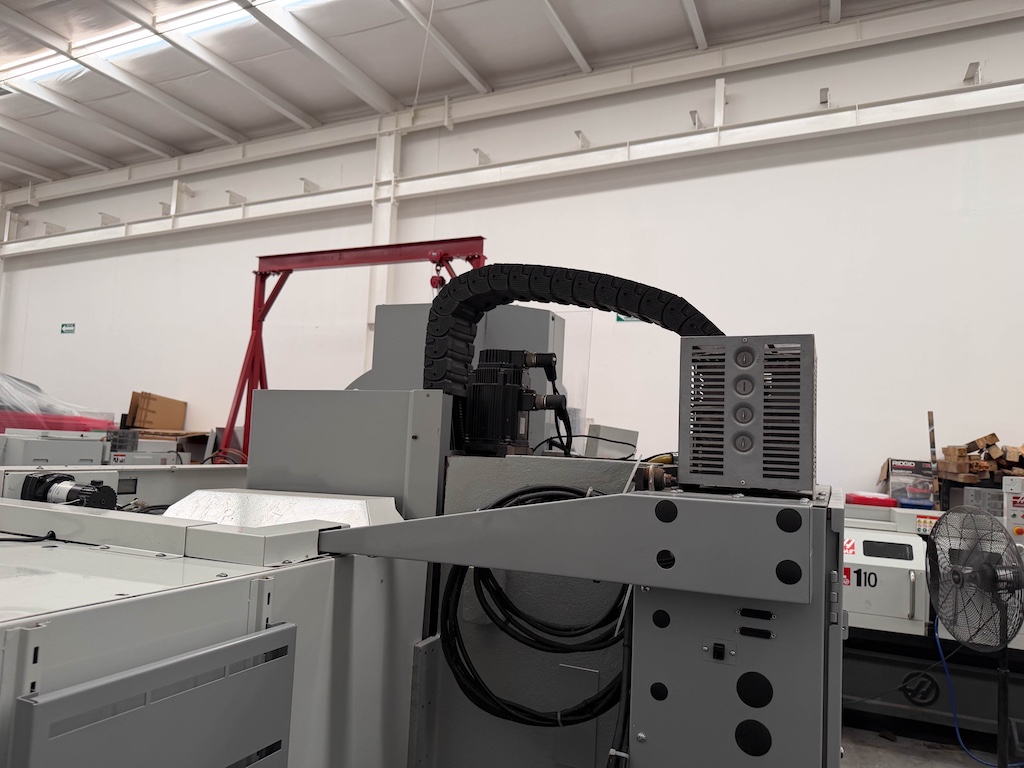 Used 2011 Haas VF-2DTR Machining Centers, Vertical - View 3