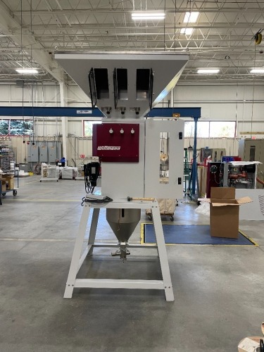 Used 2022 Wittmann Gravimax G76 Material Blenders - View 2