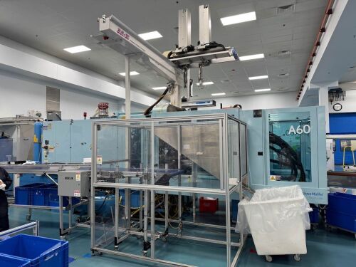 Used 2010 Krauss Maffei KM 650-8000 MCZ Injection Molding Machines: Horizontal - View 4