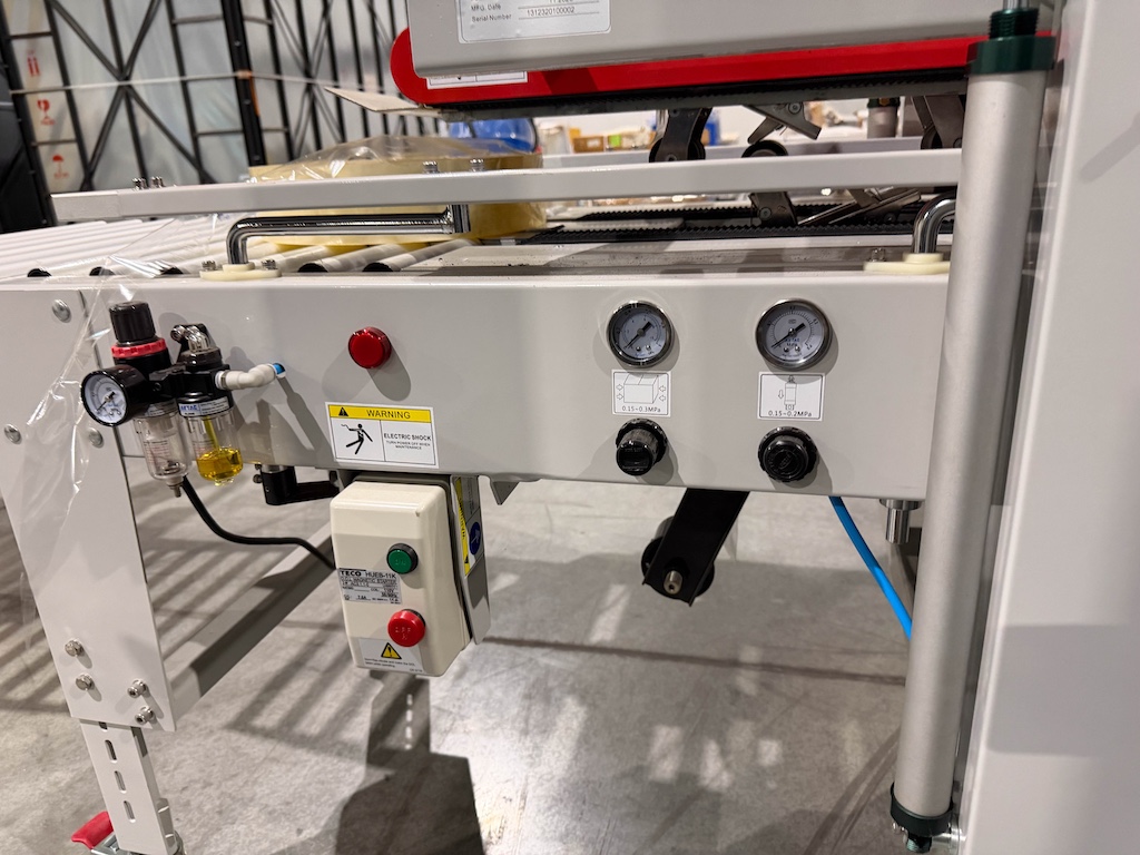 Used 2020 Global Industries Semi-Automatic Random Case Sealer Conveyors - View 5