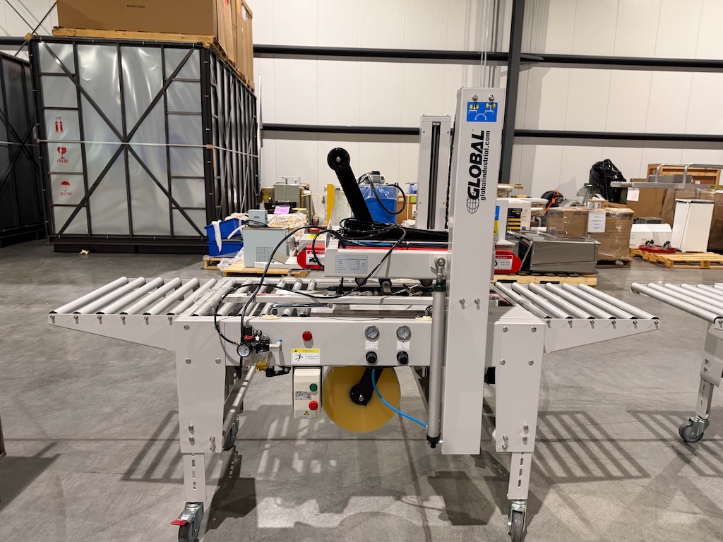 Used 2020 Global Industries Semi-Automatic Random Case Sealer Conveyors - View 2