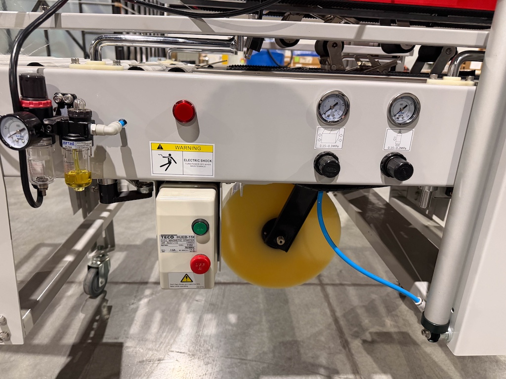 Used 2020 Global Industries Semi-Automatic Random Case Sealer Conveyors - View 5