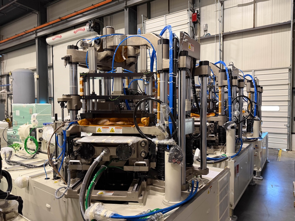 Used 2020 Aoki Blow Molding Machine Blow Molding: Injection Blow - View 3