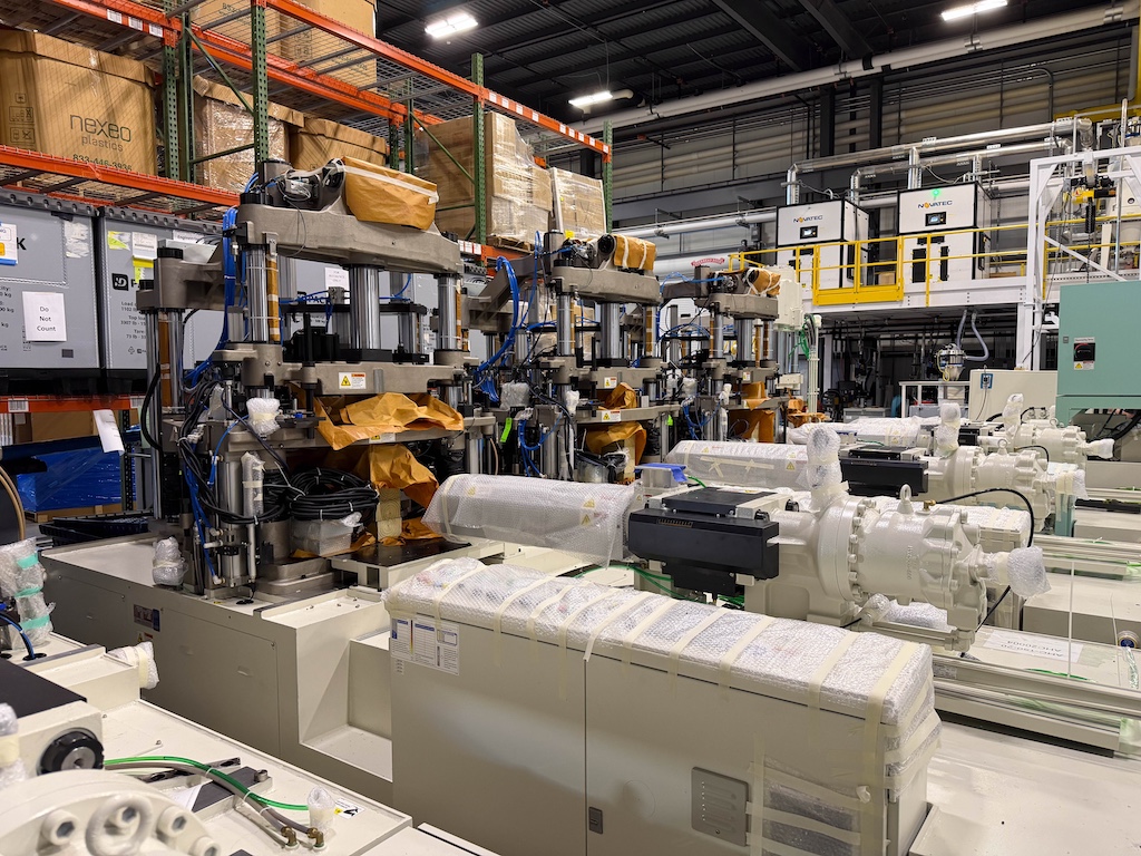 Used 2020 Aoki Blow Molding Machine Blow Molding: Injection Blow - View 11