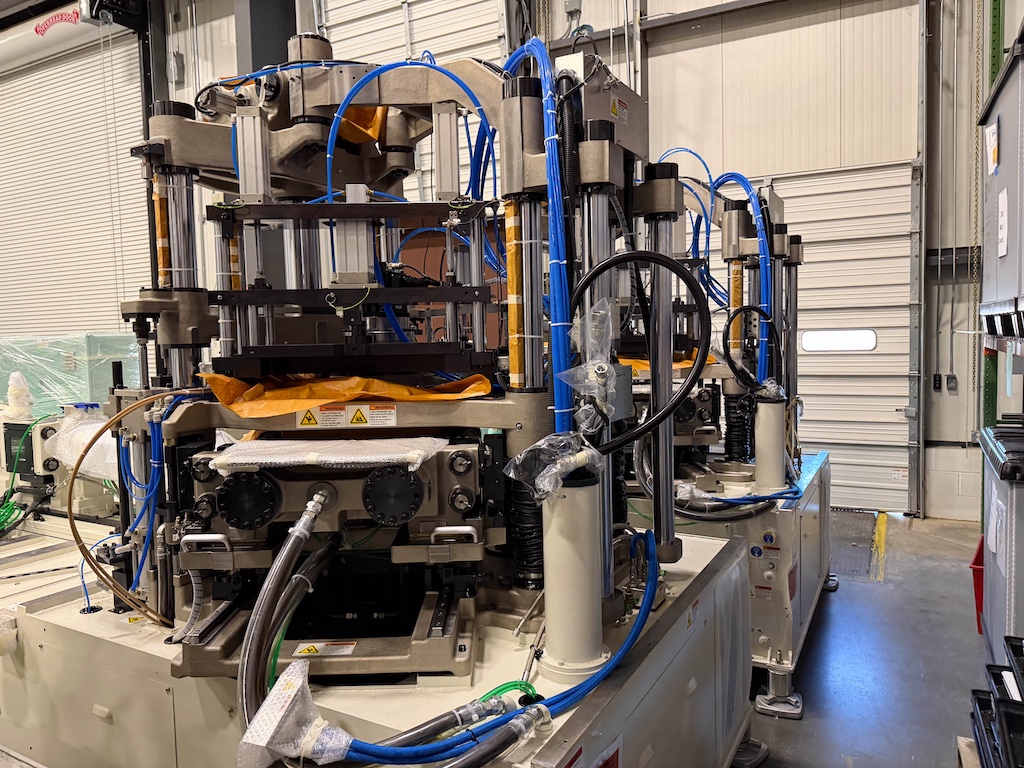 Used 2020 Aoki Blow Molding Machine Blow Molding: Injection Blow - View 12