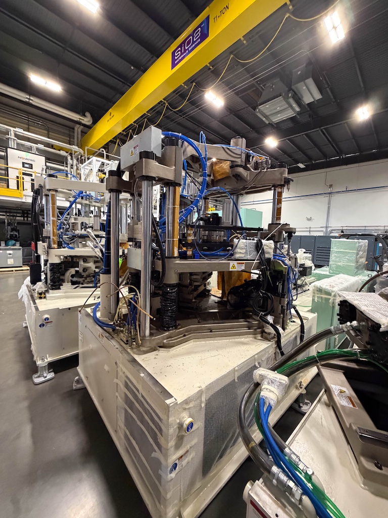 Used 2016 Aoki Blow Molding Machine Blow Molding: Injection Blow