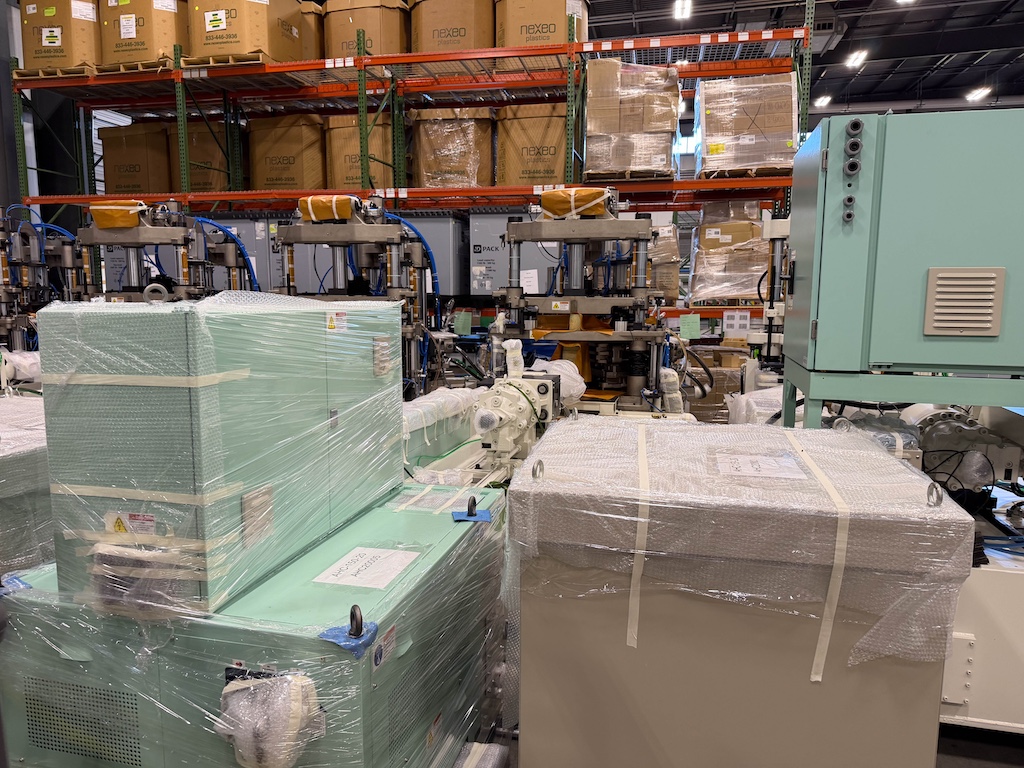 Used 2016 Aoki Blow Molding Machine Blow Molding: Injection Blow - View 2