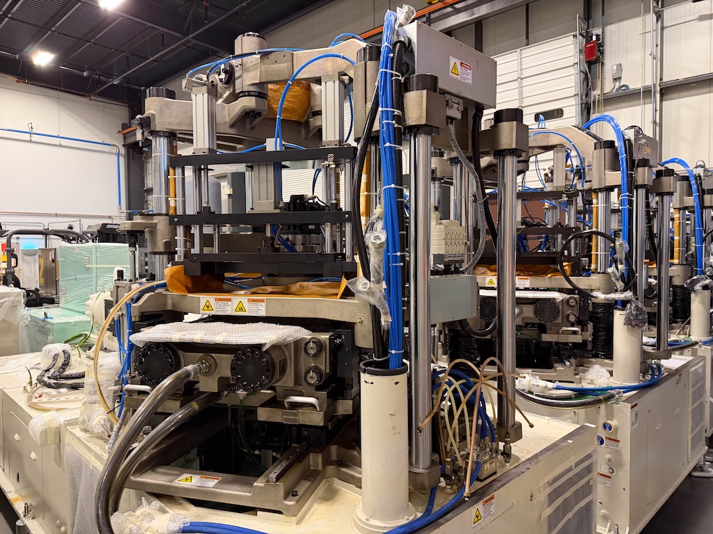 Used 2016 Aoki Blow Molding Machine Blow Molding: Injection Blow - View 14