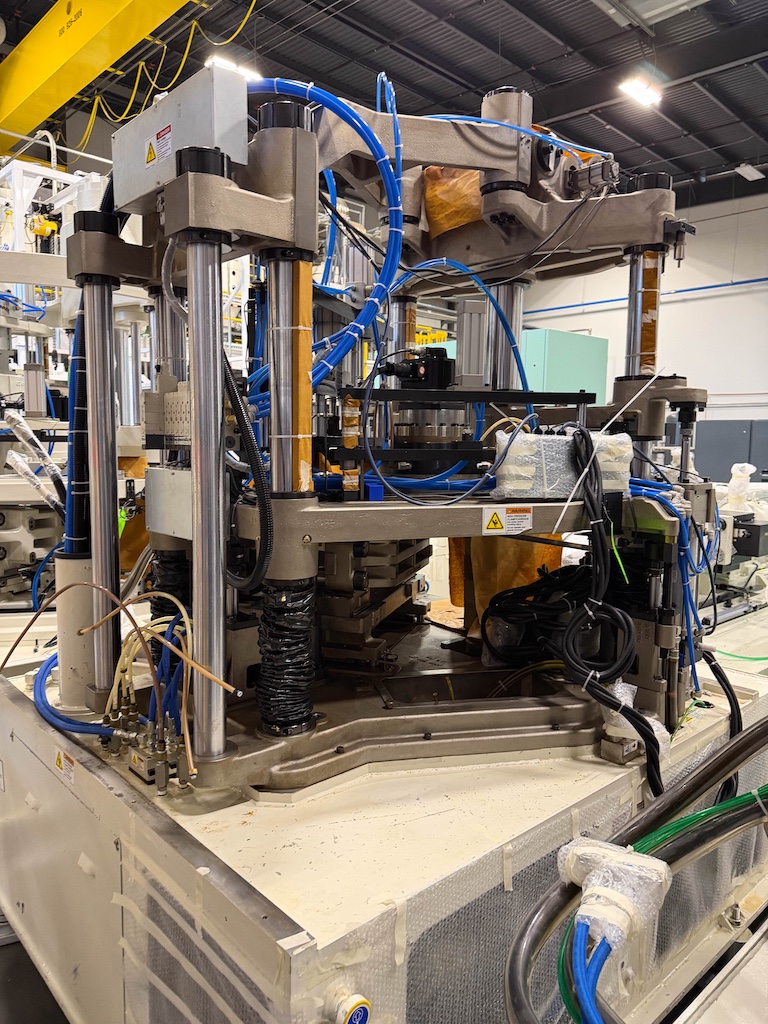 Used 2016 Aoki Blow Molding Machine Blow Molding: Injection Blow - View 3